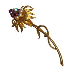 Very Vintage gold tone pearl and ab rhinestone crystal brooch